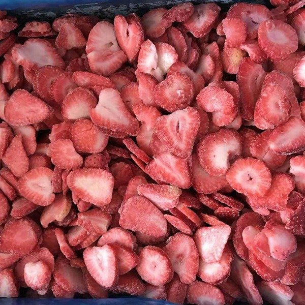 Sliced IQF Strawberries